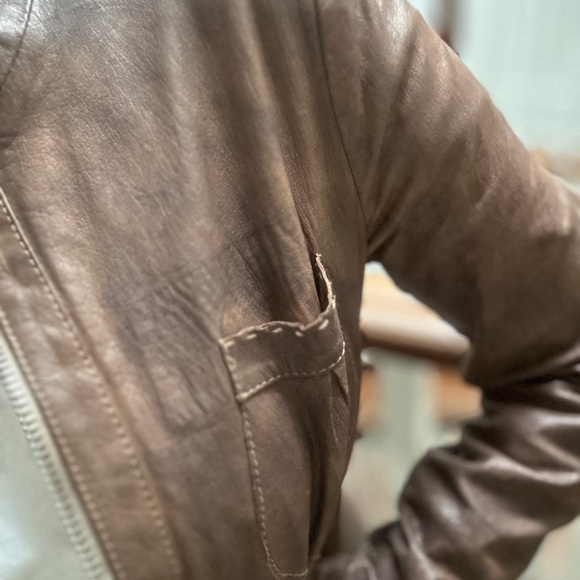 DACUTE -leather Jacket size 42 Italian. Never worn like new. - Picture 8 of 8